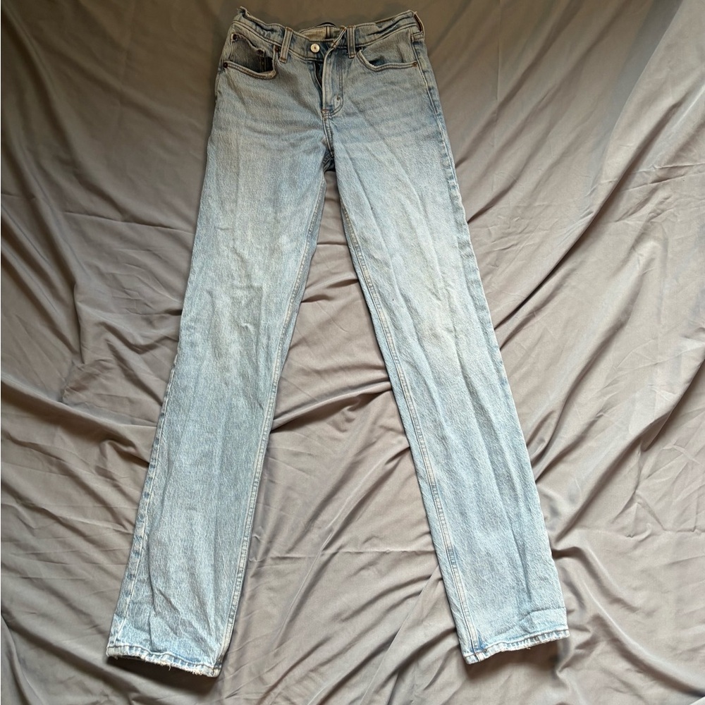 Abercrombie & Fitch
The Straight Mid. Rise